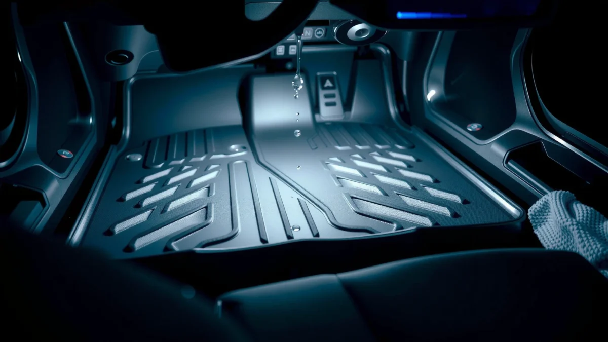 How to Clean Rubber Floor Mats in Car: Step-by-Step